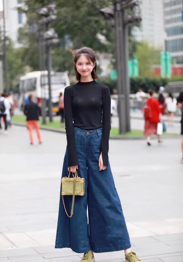 黑皮肤浅色衣服怎么穿搭_夏天穿浅色衣服图片(3)