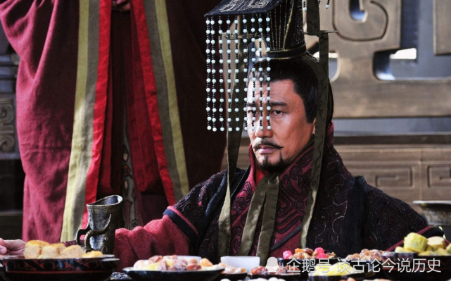 司马昭的儿子司马炎逼迫魏元帝曹奂将皇位禅让于他,建立了西晋王朝