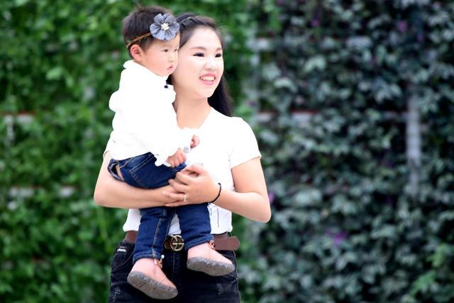 小宝宝与生俱来的"能力,帮助他轻易认出妈妈,宝妈直呼神奇