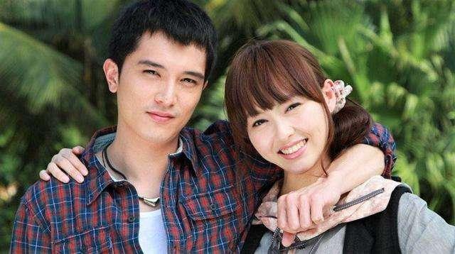 原来生的不是双胞胎,唐嫣炫耀女儿太粘人,可见罗晋特别宠爱女儿