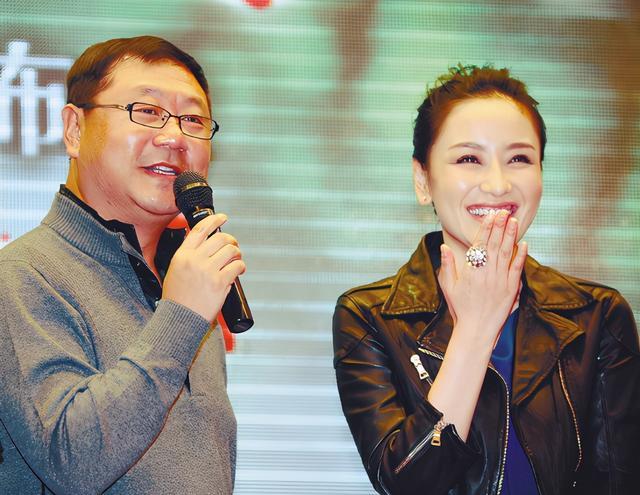 范伟与妻子,结婚30年零绯闻,妻子年轻貌美似少女,范伟却老了