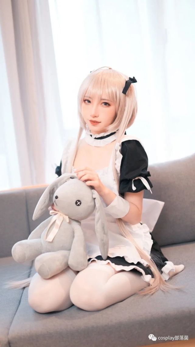 cos:穹妹女仆cos正片@桃叶小饼