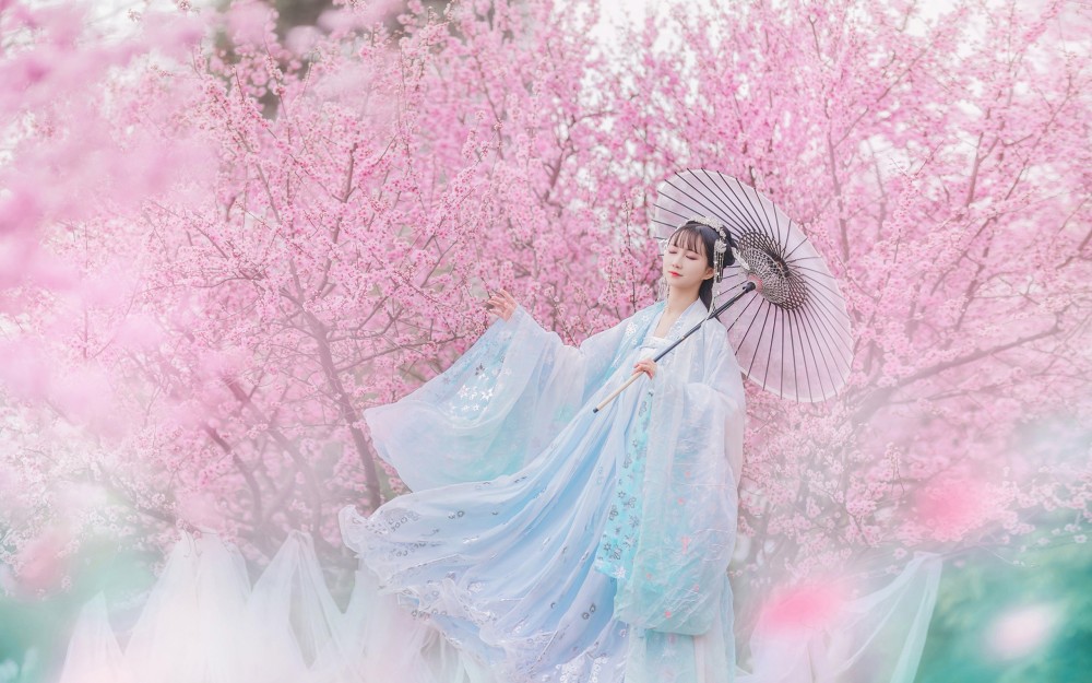 古风清纯养眼美少女,桃花朵朵开