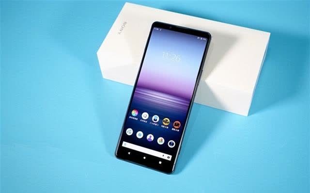 索尼xperia1 iii渲染图曝光:潜望式四摄 4k带鱼屏