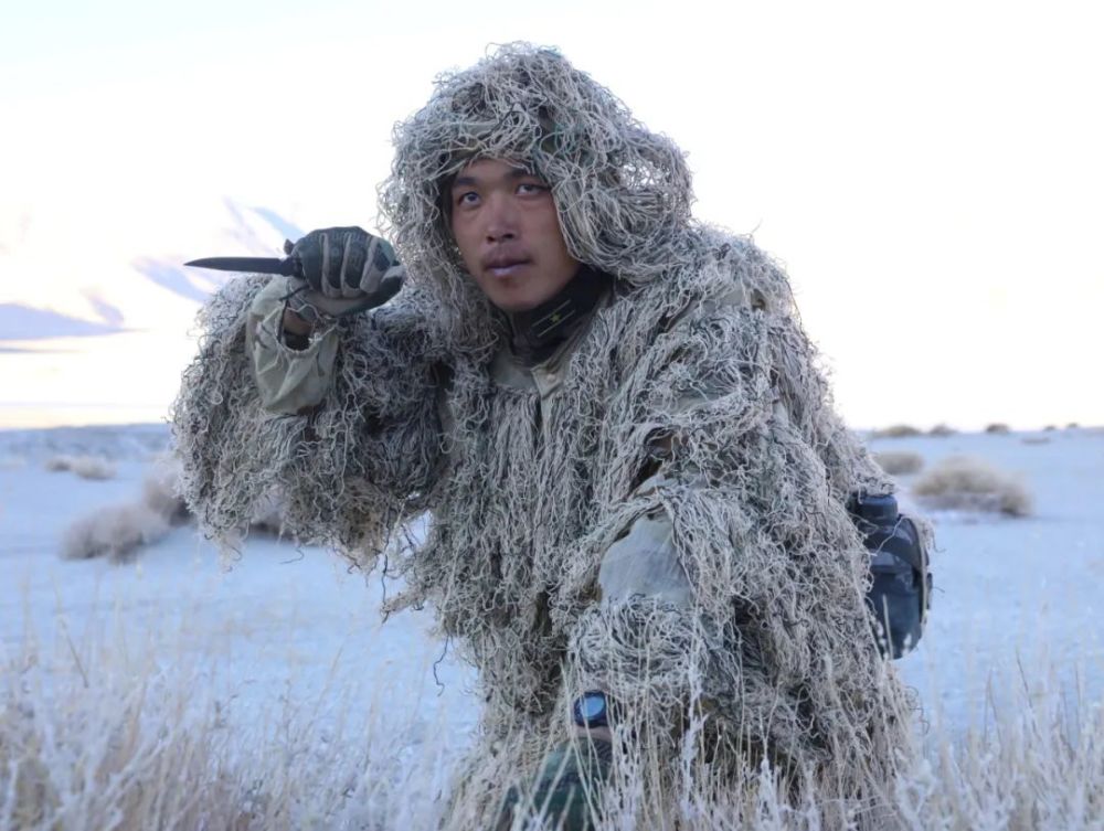 刘近,男,汉族,河南汝南人,2003年12月入伍,2005年