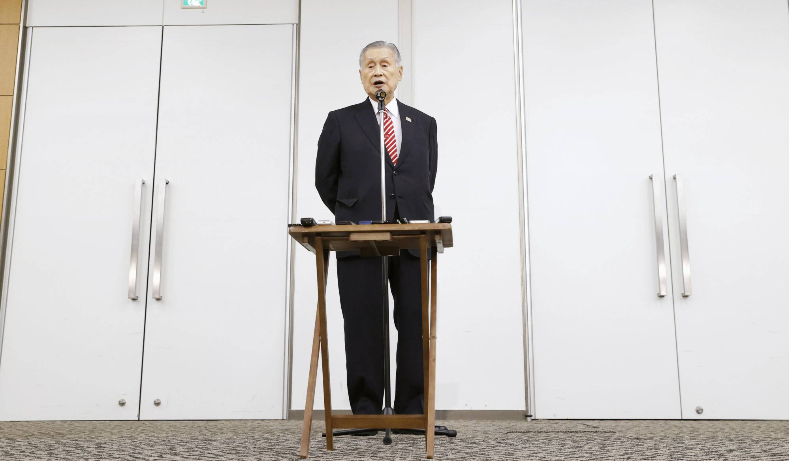 东京奥组委主席森喜朗要辞职但称官员痛哭挽留后作罢