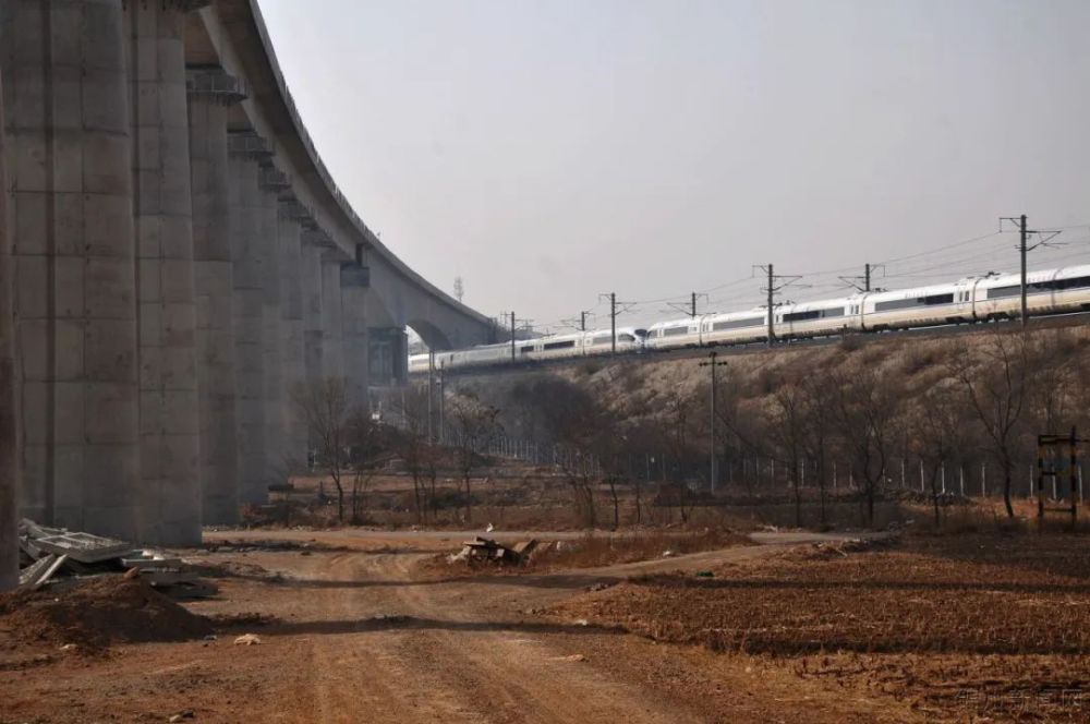 2月7日锦州东站原凌海南站及线路代建工程最新情况