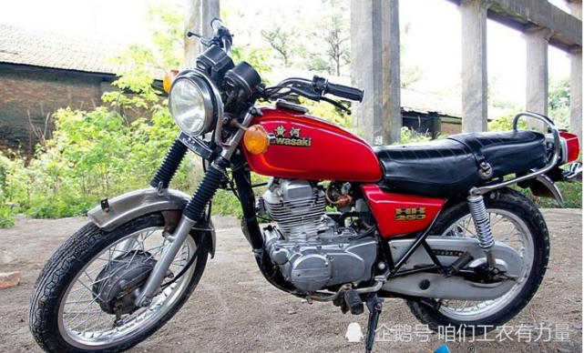 80年代河南柴油机厂制造的摩托车:黄河川崎hk250,有人