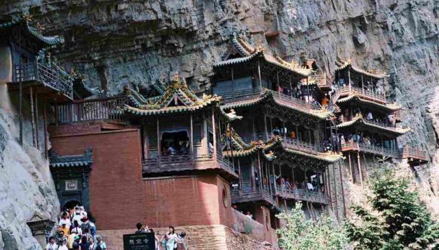 真实版的"倒悬空寺,原来就藏在国内,游客也表示确实很相似