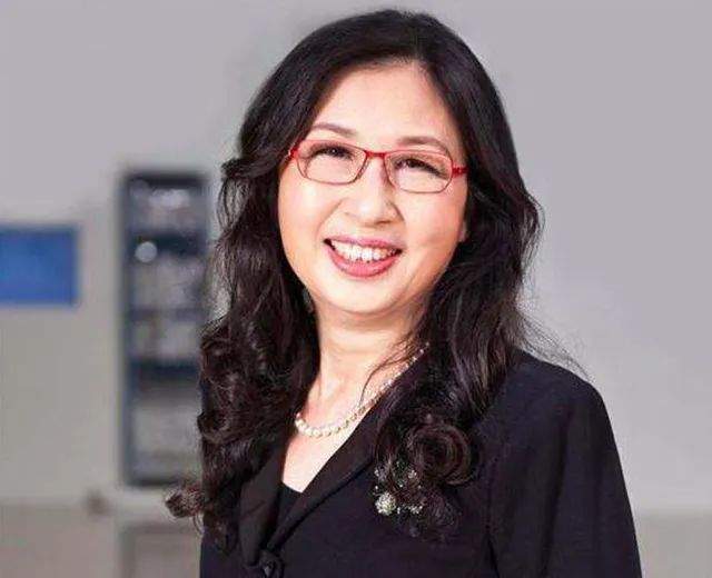 "华为女皇"孙亚芳:追随任正非26年至今单身,曾独自陪他癌症手术