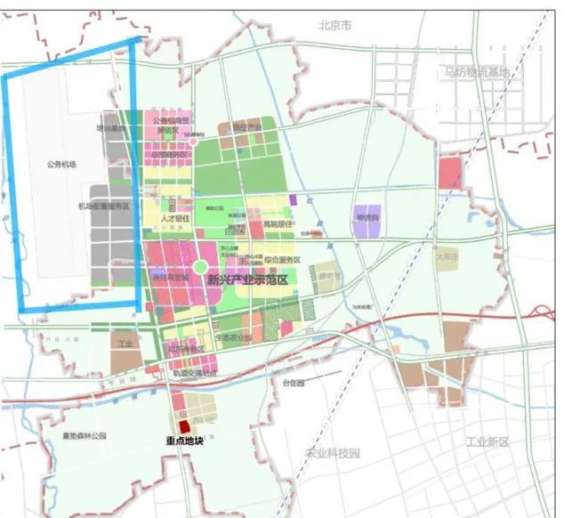 近日,三河市人民政府公布齐心庄镇详细规划图,图中新机场位置确定