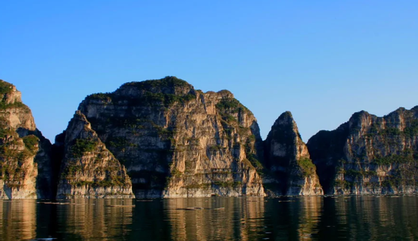 赤峰满族人口_赤峰火车站图片(2)