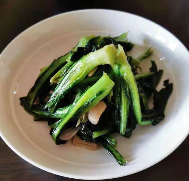 蒜香莴笋叶,蒜香浓郁,好吃下饭
