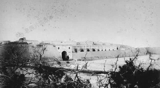 清末珍贵老照片:甲午战争时期清军要塞上的炮台