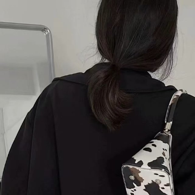 不露脸的背影女头