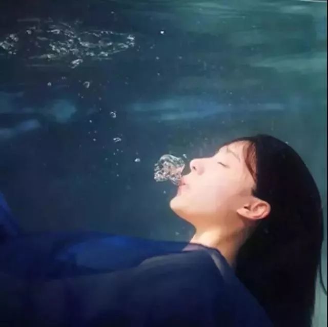 一个齐刘海,伤了多少无知少女的心,放不下来,扎不上去.