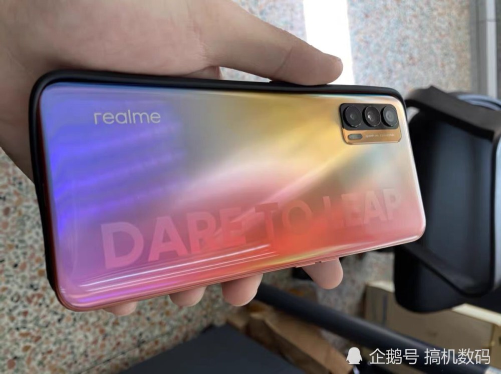 友商真香千元机,128g 50w闪充仅1399元,oppo提供售后支持