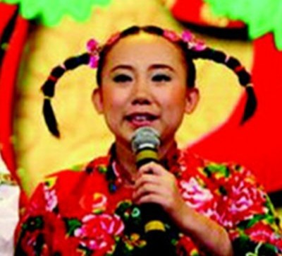 毛毛出演孙女,小沈阳出演餐厅服务员,小品讲述的故事是《星光大道》的