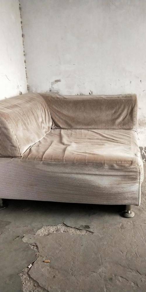 扔一台旧沙发，物业要收100元清运费，这合理吗？