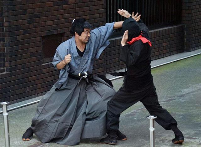 日本顶级忍者间的巅峰对决带你见识高手如何过招千万不要眨眼