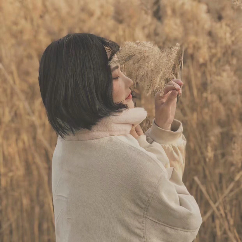 气质女神短发头像