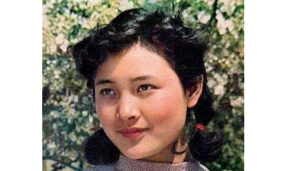 她是80年代的女神,18岁成影后,因不孕收养双胞胎怀孕后就抛弃?