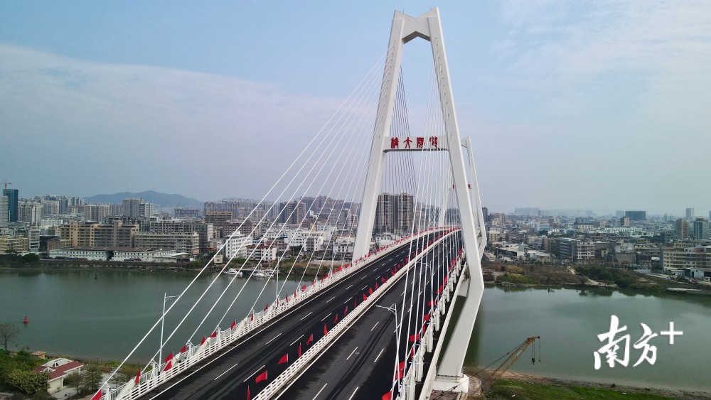 一道飞虹!揭阳大桥及揭惠高速揭阳市区连接线通车