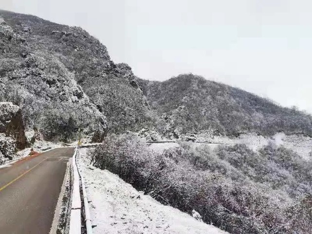 昆明下雪了|文山|索道|昆明|轿子山