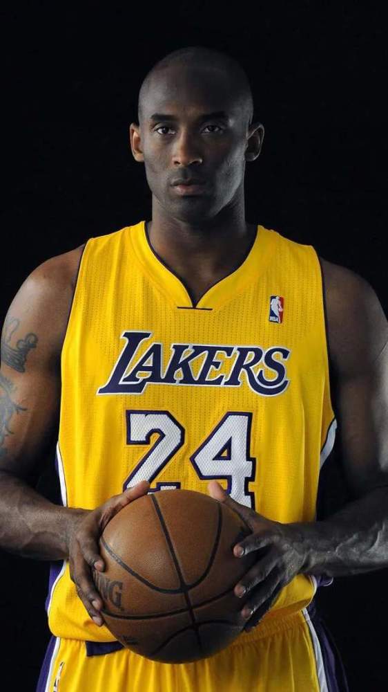 答球迷:科比生涯薪金3.2亿美元,nba薪金总额前三名的球员是谁?