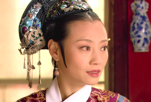甄嬛传端妃提及皇后为何露出一副恨的牙痒痒的表情原因和纯元有关