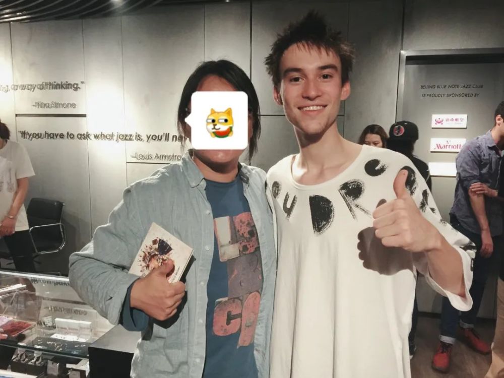 参考资料 https://www.jacobcollier.com/ https://www.youtube.