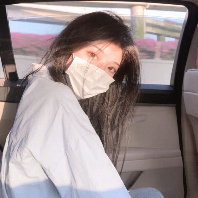 又甜又酷的女生头像