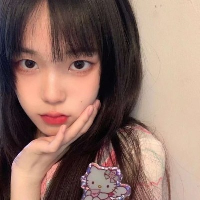 网易云热评:女孩网恋一年多,男友突然发来一张照片,看到样子心都乱了