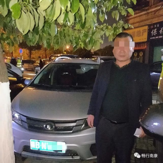 昨夜南康各地各大路口布满警员,成果丰硕