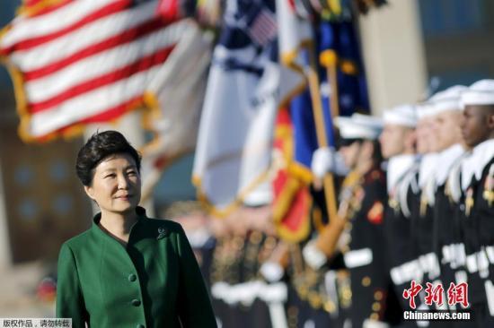 樸槿惠相關(guān)消息 樸槿惠庭審前與胞弟泣淚相聚 因防意外與家人斷交