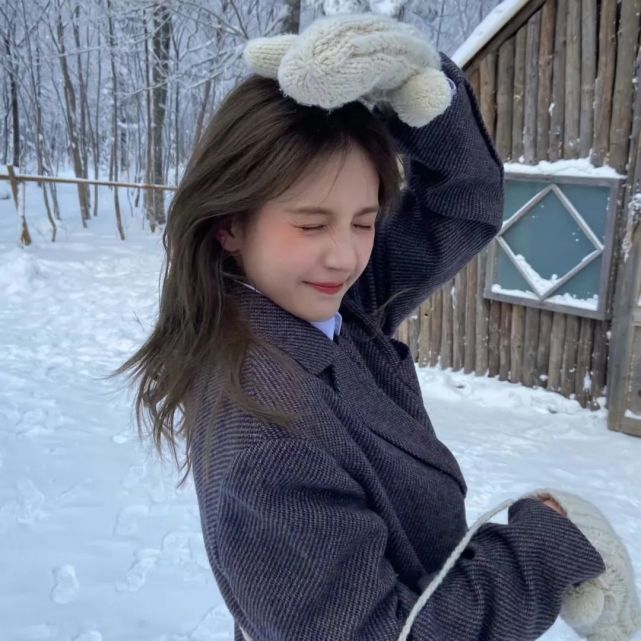 【雪地里的女生头像】"我爱你"的高级表达