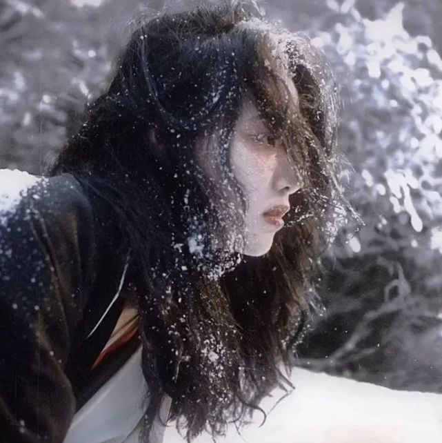 【雪地里的女生头像】"我爱你"的高级表达