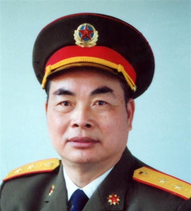 黄玉章正军级职务授衔中将原国防大学副校长参加过淮海战役