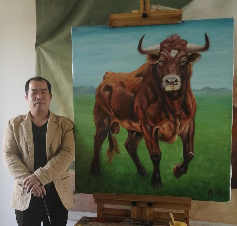 广西画家作《奔牛图》迎春