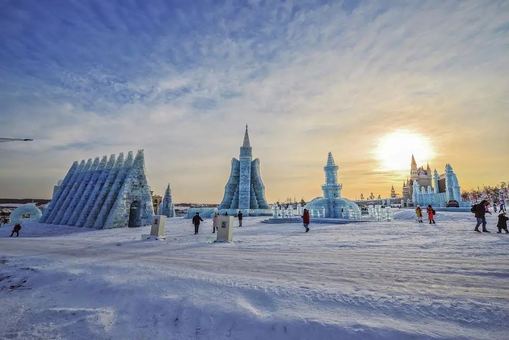 邂逅一场美妙的"冰雪奇缘":领略雪季浪漫 打卡长春冰雪新天地