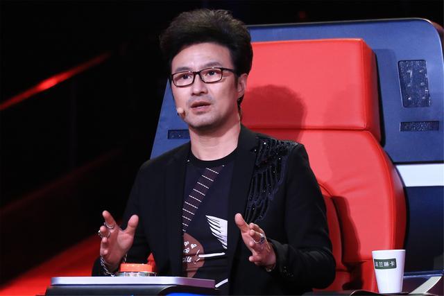 汪峰到底有什么能耐,让章子怡变了个人?看了他的年收入,懂了