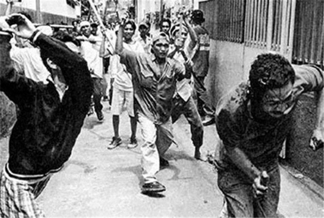 从1965年到1998年:印尼两次屠杀华人背后的政治内幕