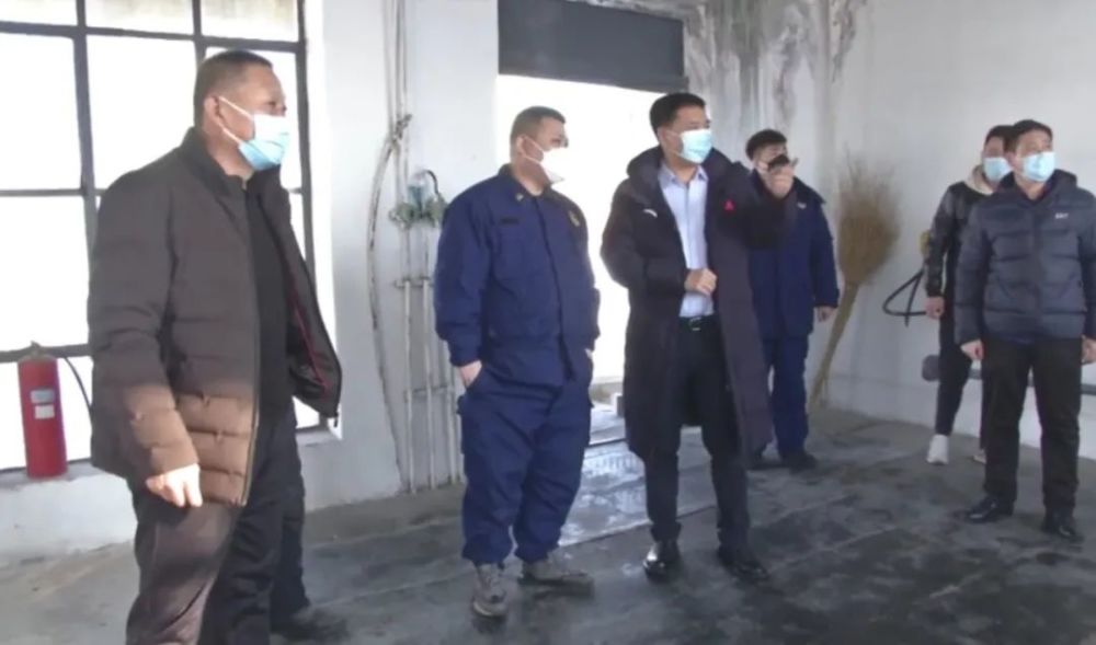 巴彦县政府副县长,县公安局长刘畅检查节日期间安全生产工作