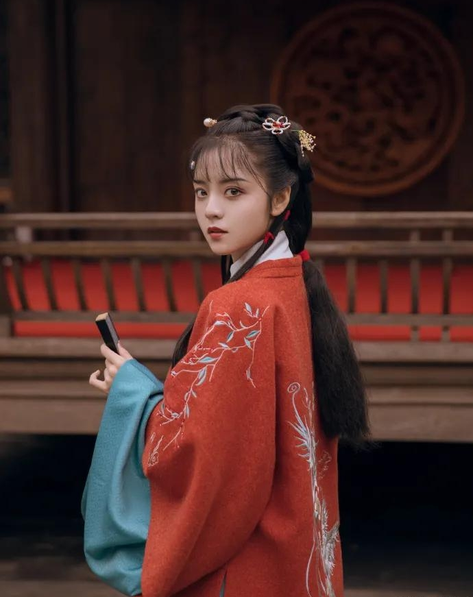 00后汉服模特走红网络一颦一笑皆是古韵风情这也太美了吧