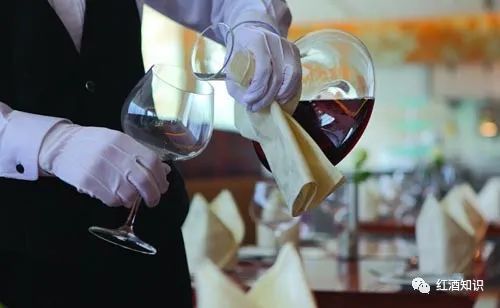 春节酒局多,葡萄酒倒酒礼仪一定要知道!