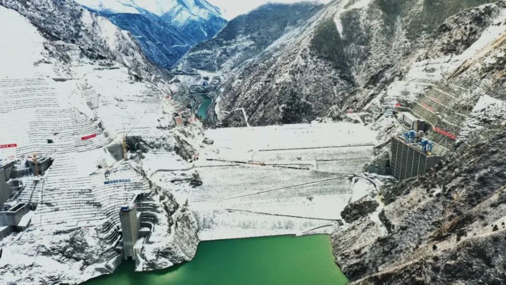 奏响新春奋进曲!我国第三大水电基地雅砻江梯级电站热火朝天建设忙