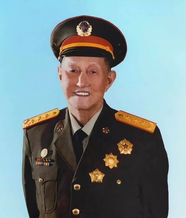 共和国勋章获得者李延年,抗美援朝已是英雄,对越还击再立新功