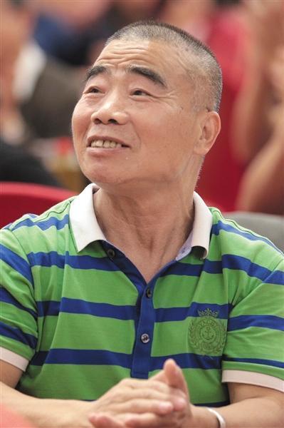武大郎扮演者宋文华媳妇一出场台下一片掌声