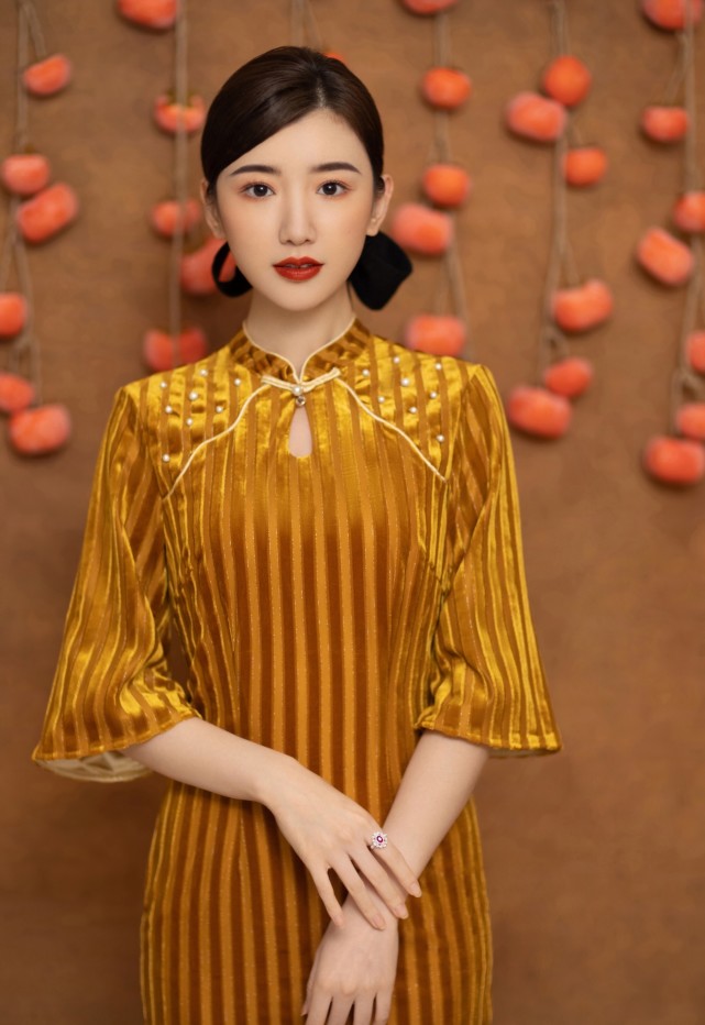毛晓彤的脚丫是柿子味儿的