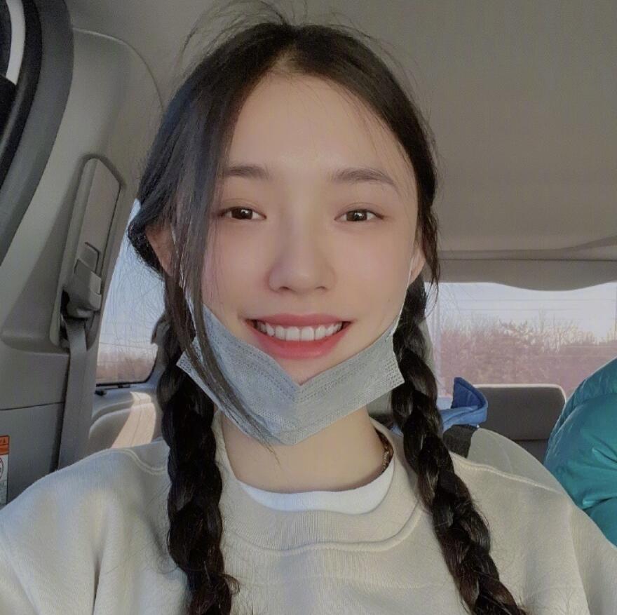 林允成史上最卑微艺人,玩大冒险 官宣 恋情被工作室叫醒严肃教育